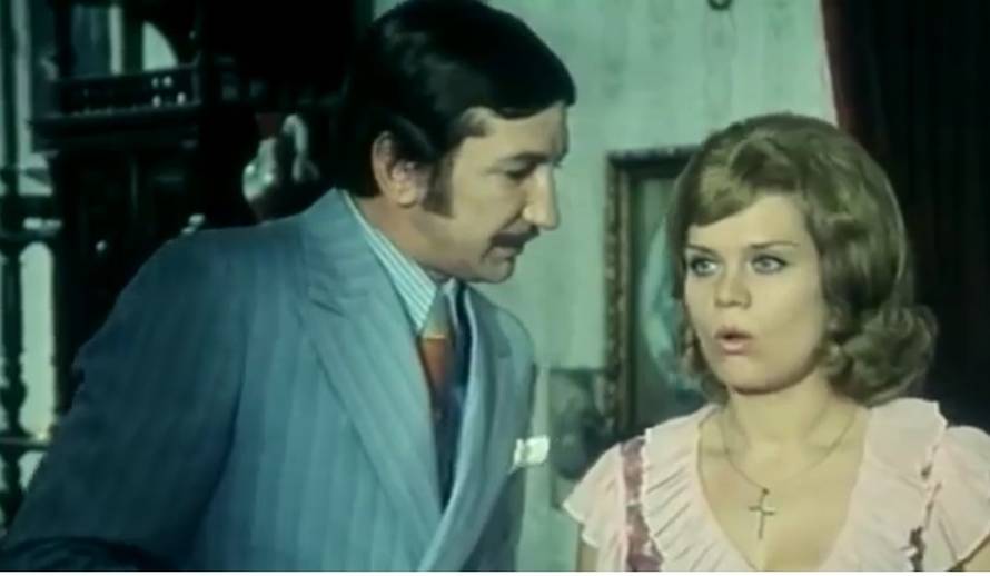 Proslavio se ulogom gospodina Fulira, a osnovao je i kazalište