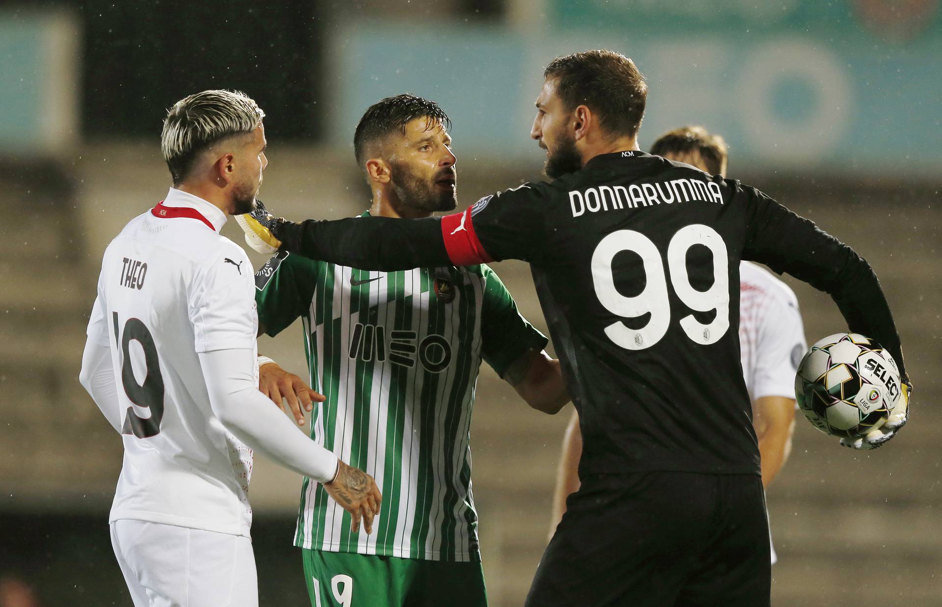 Europa League - Play-off - Rio Ave v AC Milan