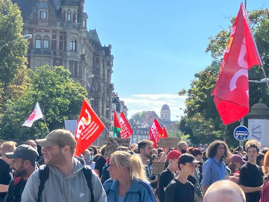 VIDEO Tako to rade Francuzi. Prijestolnica EU je u blokadi: 'Macron militarizira državu!'