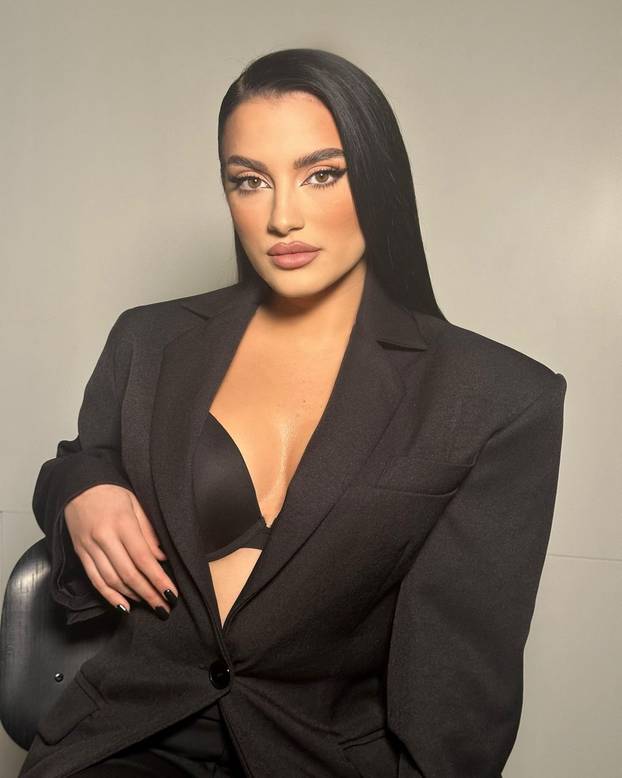 FOTO Regionalne zvijezde imaju duet! Utegnute u crno oduševile svoje fanove na Instagramu