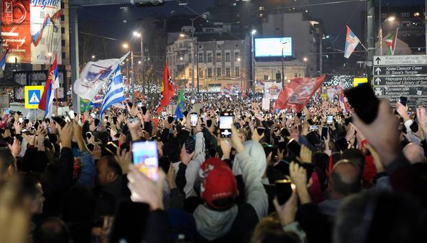 Beograd: Nakon završetka prosvjeda studenti su počistili ulice 