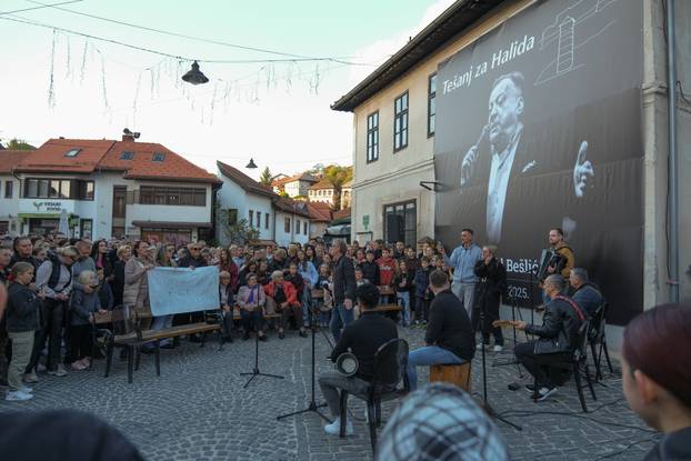 Građani Tešnja zapjevali Halidovu pjesmu o njihovom mjestu "Iznad Tešnja"