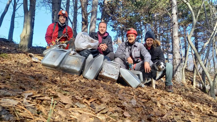 Speleolozi opet u akciji: Na Cresu su ovaj vikend očistili čak šest kubika smeća iz četiri jame