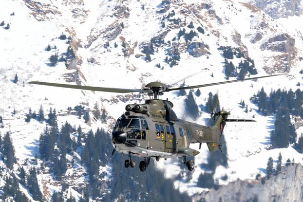 The scene after a gondola crashed in Engelberg
