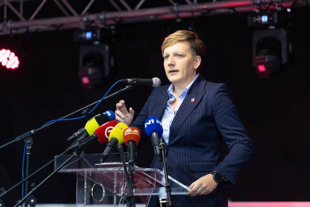 Otvoren 17. Internacionalni sajam pršuta u Tinjanu