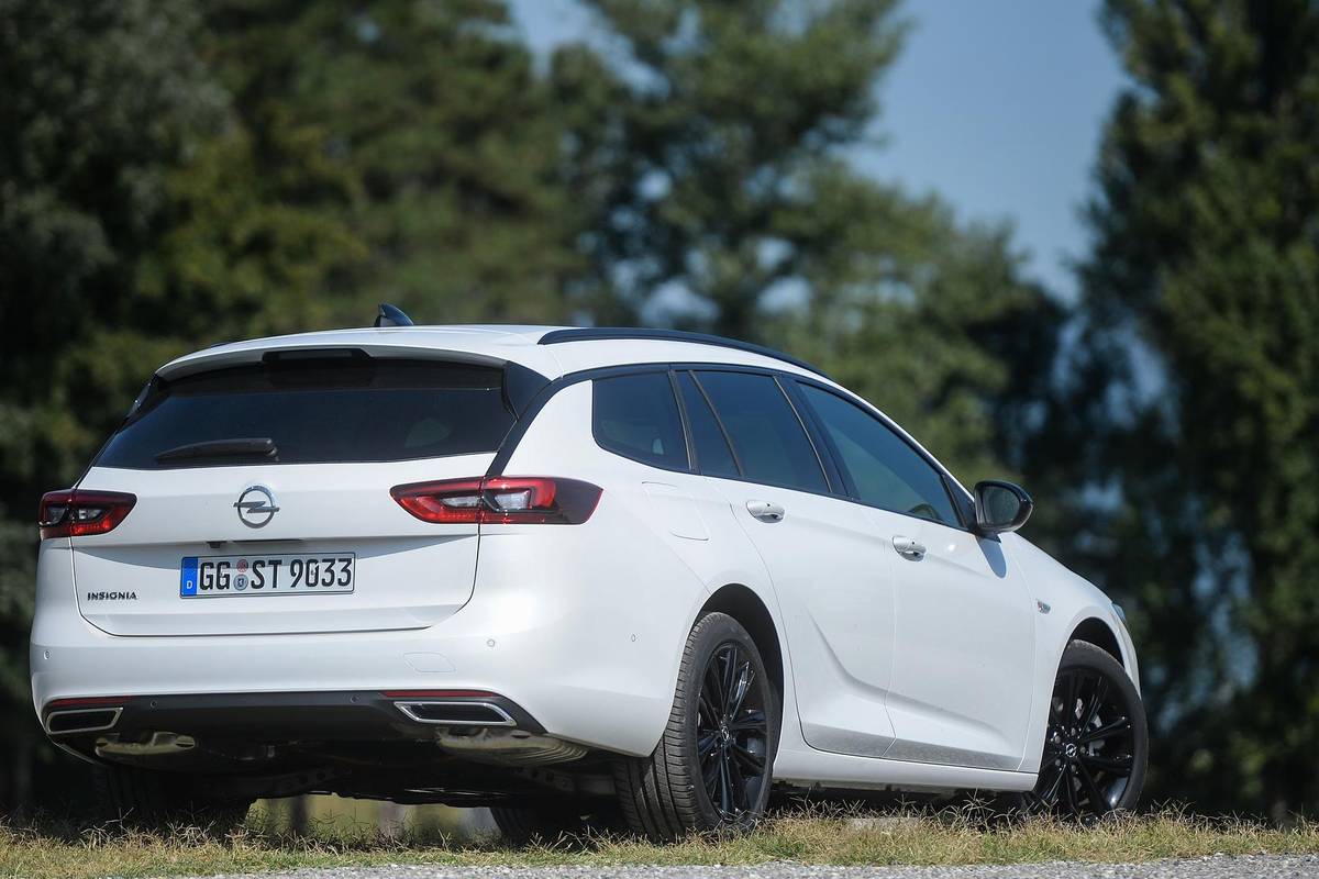 Insignia je ogroman, izuzetno udoban i brz auto za putovanja