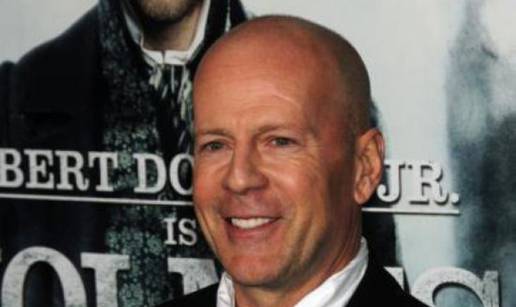 Bruce Willis Želi pobjeći što je dalje moguće od Demi Moore