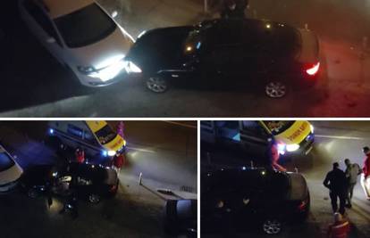 VIDEO Mrtav pijan pokosio stupić i auto, policajci ga budili: 'Alo, gasi auto. Aj otvori frende'