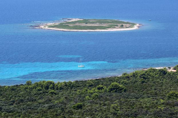 Dugi otok: Tirkizno more na plaži Saharun biser je otoka u zadarskom arhipelagu