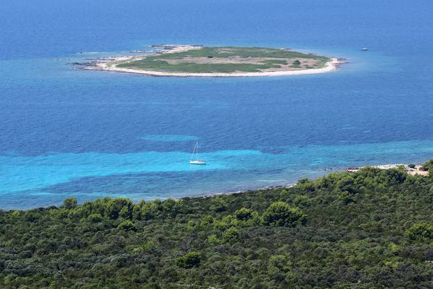 Dugi otok: Tirkizno more na plaži Saharun biser je otoka u zadarskom arhipelagu