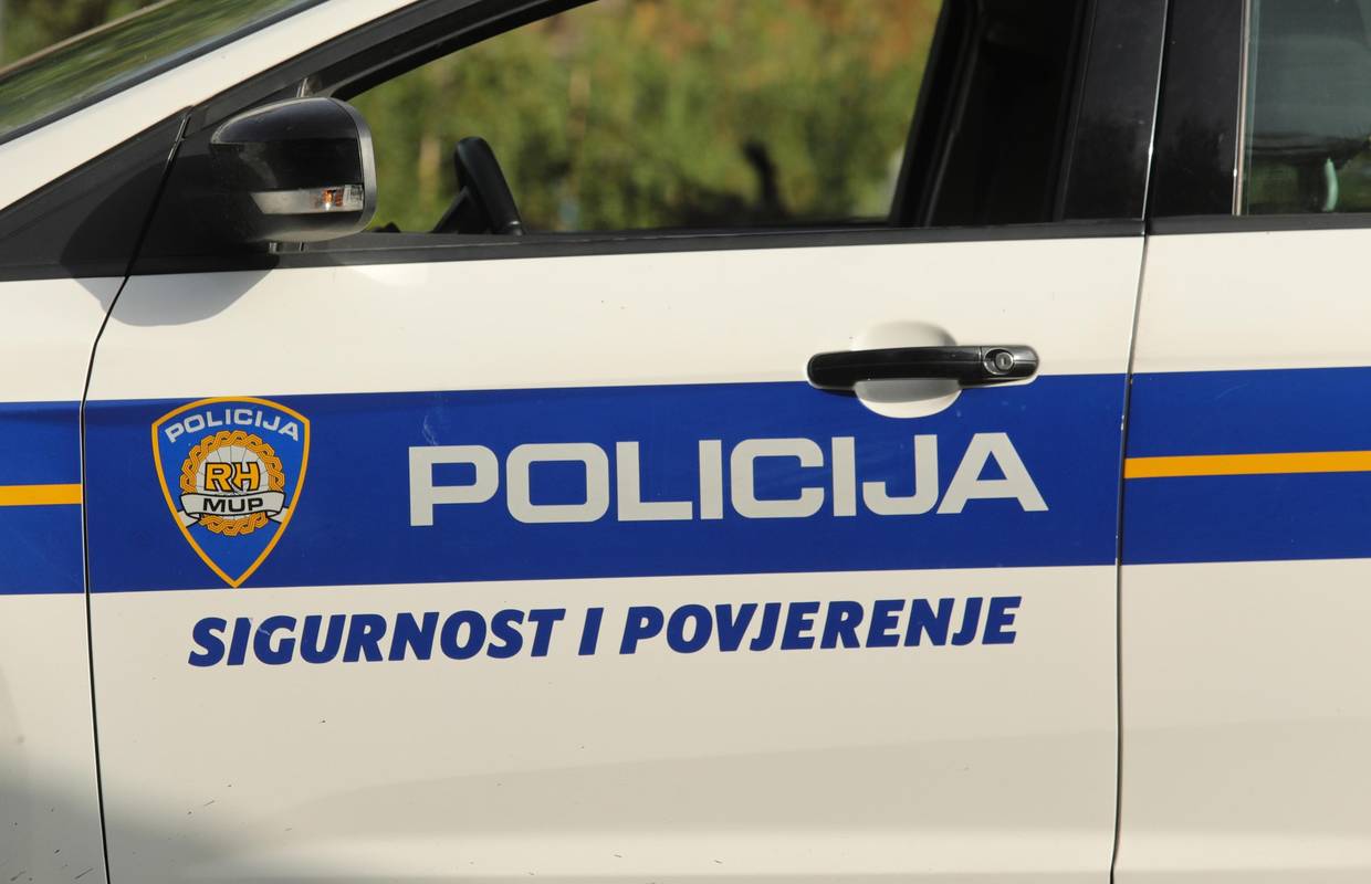 Pronašli muškarca (49) koji je po Osijeku bušio gume autima