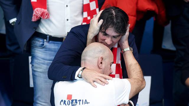 Zagreb: Zlatko Dalić tješio Ivicu Tucka nakon izgubljene utakmice od Španjolske
