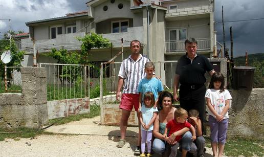 Slijepi pastir i njegova obitelj dobili su krov na svojoj kući 