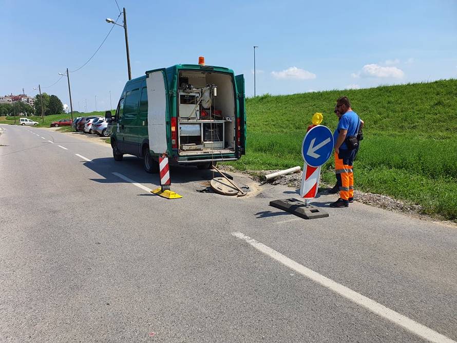Ceste na Trnju propadaju nakon poplave: 'Netko će nastradati!'