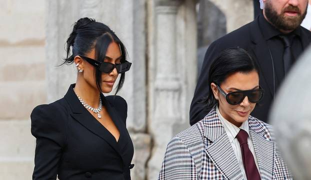 Kim Kardashian takes stand in Paris robbery trial