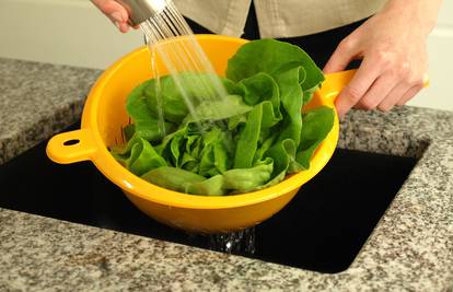 Trikovi kako da svježi peršin i salata prežive dulje u frižideru