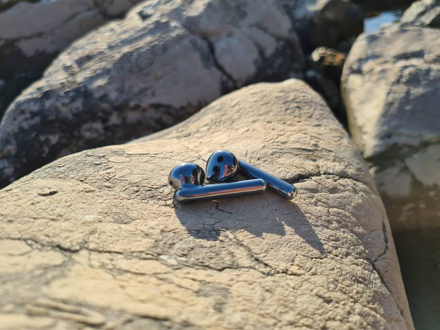 Isprobali smo nove Huawei FreeBuds 4: Slušalice za uživanje u glazbi bez ometanja