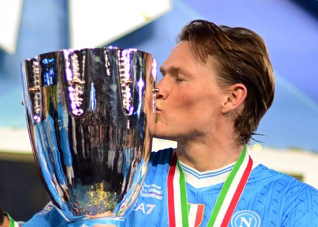 Supercoppa Italiana - Final - Napoli v Bologna