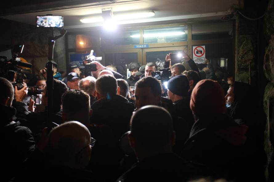 Beograd: Prosvjed pristaša koalicije "Srbija protiv nasilja" ispred Policijske stanice 29. novembar