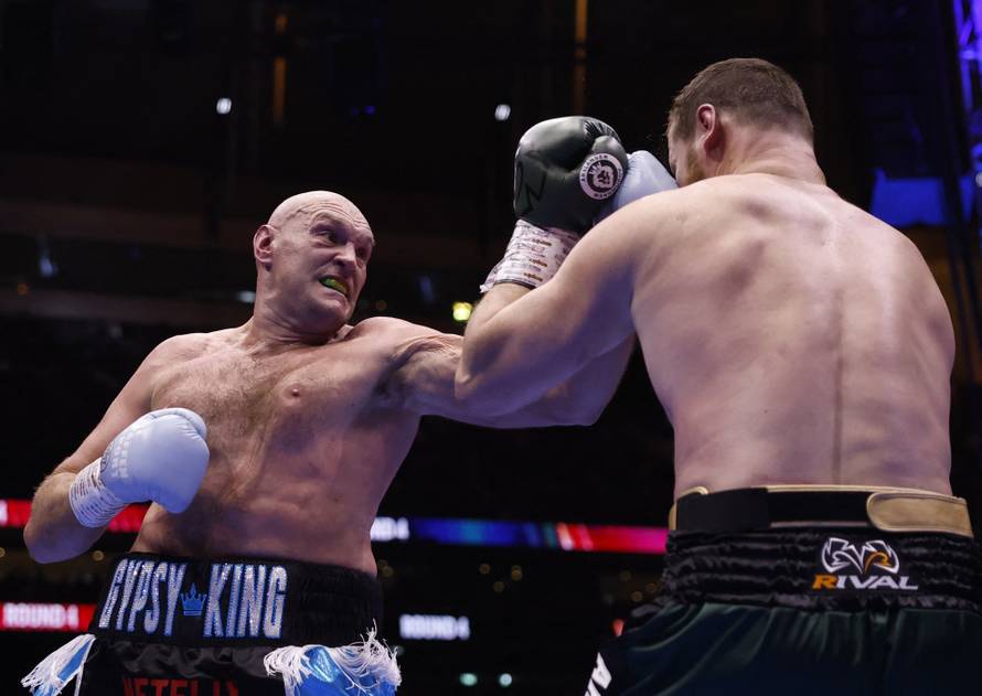 Tyson Fury v Arslanbek Makhmudov
