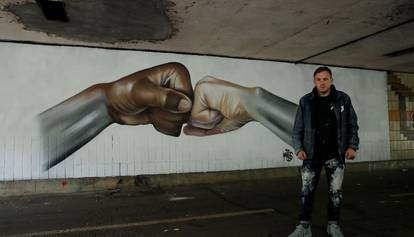 Umjetnošću protiv rasizma: Britanski ulični umjetnik izradio je predivan mural u tunelu