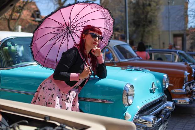 Zagreb: Na Europskom trgu održana je izložba oldtimera