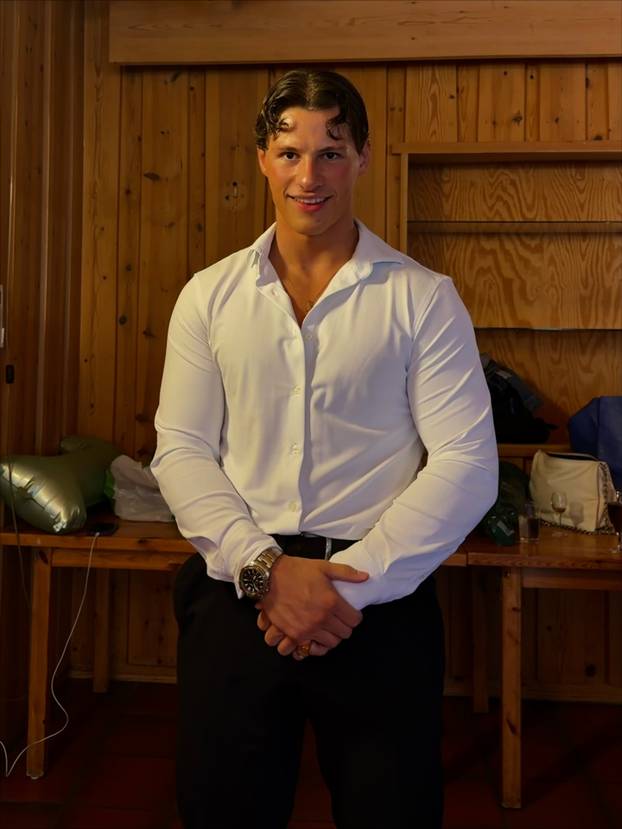 FOTO Petar studira medicinu u Norveškoj i izgleda kao Apolon: Doktore, pregledaj me!