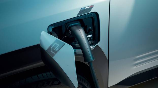 FOTO Povratak legende: Vratio se Renault 4. Veći je od Clija, ide na struju ima i pomični krov