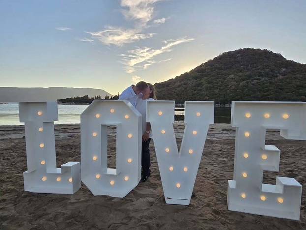 FOTO Omiljena Marija u 'Životu na vagi' izgubila je 45 kg, a sad na plaži uživa sa zaručnikom