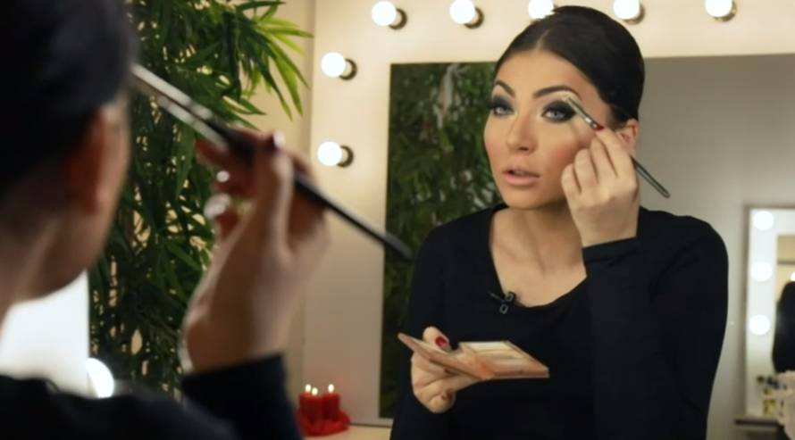 Hana u svojoj emisiji: Počela sam se šminkati s deset godina