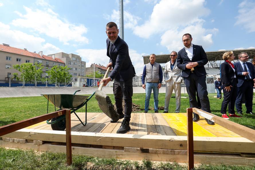 Polaganjem kamena temeljca obilježen početak radova na rekonstrukciji nogometnog stadiona Zagreb