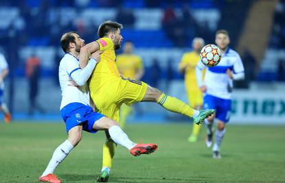 Ludnica u Gradskom vrtu: Osijek srušio Dinamo za prvo mjesto!