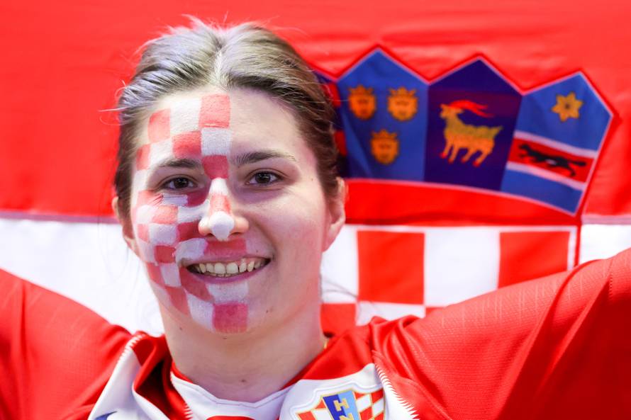 Herning: Navijači očekuju početak utakmice Hrvatska i Njemačka u polufinalu EHF Europskog prvenstva