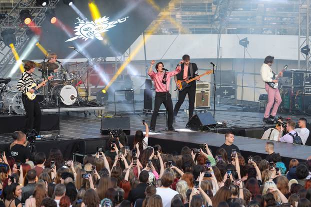 Zagreb: Slovenski rock bend Joker Out nastupio kao predgrupa Buč Kesidiju
