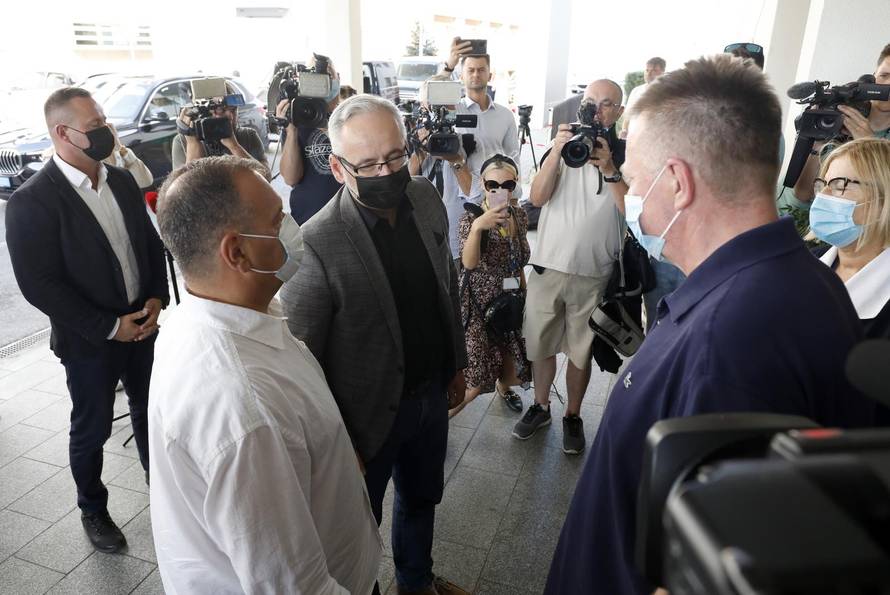 Zagreb: Ministar Beroš s poljskim kolegom Niedzielskim obišao ozlijeđene u prometnoj nesreći