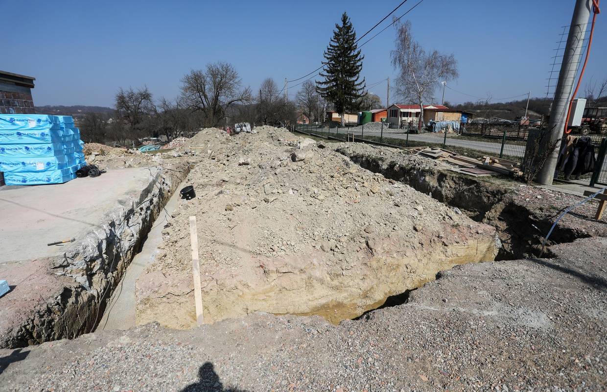 Državni ured za obnovu: 'U tijeku izgradnja zamjenskih obiteljskih kuća na 17 lokacija'