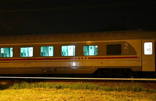 Slavonski Brod: Dvije žen​ske osobe poginule u naletu vlaka​.
