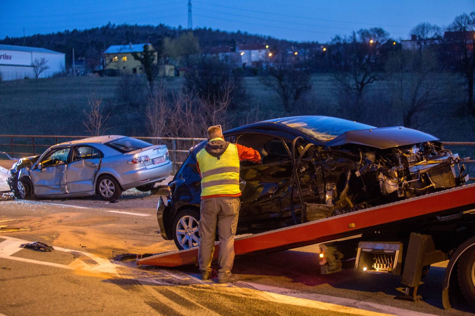 Kukljanovo: Å est osoba ozlijeÄeno u sudaru dva osobna automobila