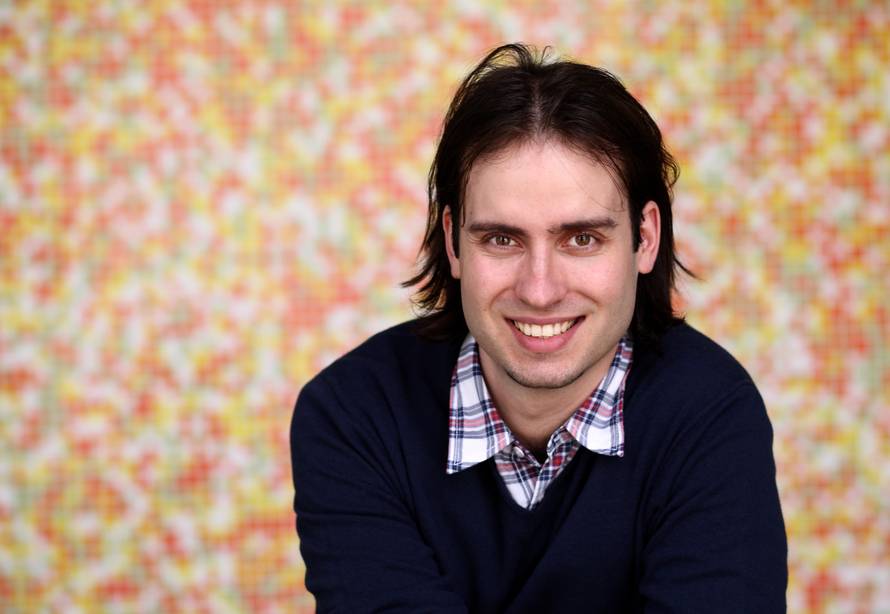 Nekada je bio zvijezda Story Supernove, a sinoć je pjevao pred 50.000 ljudi na stadionu