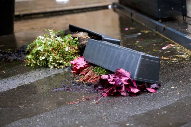 Zagreb: U staroj Vlaškoj popadale žardinjere 