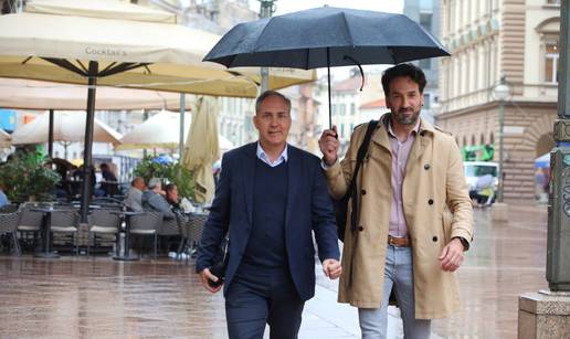 FOTO Miletić štitio Bartulicu od kiše, on mu dao povjerenje: 'Taj čovjek će raditi promjene...'