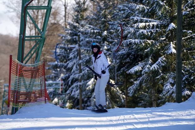 Zagreb: Otvorena sezona skijanja na Sljemenu