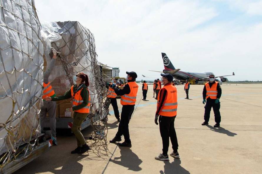 U iskrcaju medicinske opreme iz Kine sudjeluju i izviđači  RH