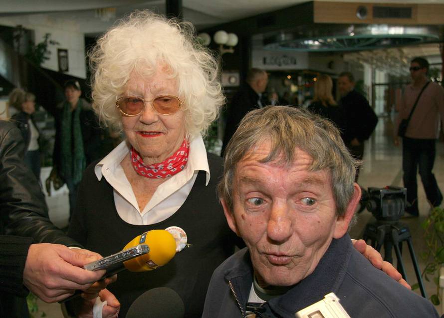 Zbogom, teta Lepa, pozdravi Smoju i vašeg kumpanju Šarka