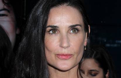 Stres zbog tužbe učinio svoje: Demi Moore otpali prednji zubi