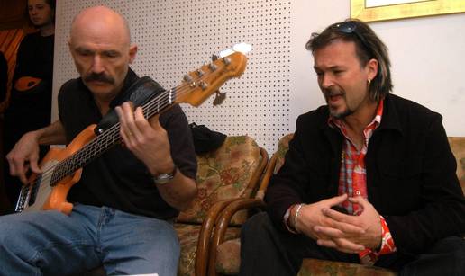Legendarni Levin o turneji s Gibonnijem: 'Ki&scaron;a plju&scaron;ti, struja nam u vodi, mi i dalje sviramo'