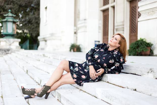 FOTO Ove poznate dame vole mlađe frajere i to ne skrivaju