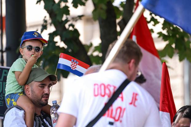 Zagreb: Okupljanje prosvjednika Hodaj za Liku, hodaj za Hrvatsku