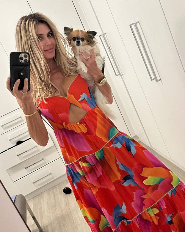 Mamma mia! Evo kako bivša kečerska zvijezda izgleda u 51.