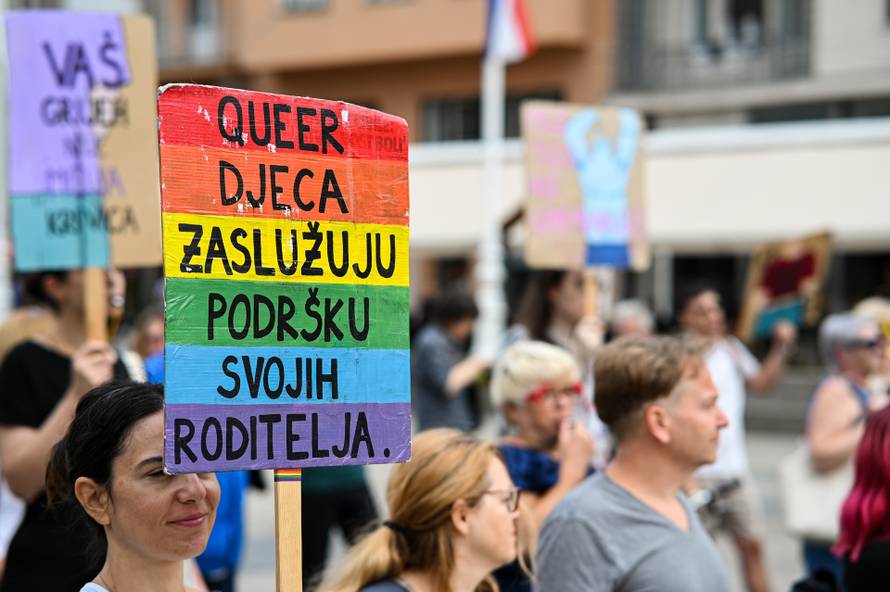 Zagreb: Prosvjednici na Trgu bana Josipa Jelačića